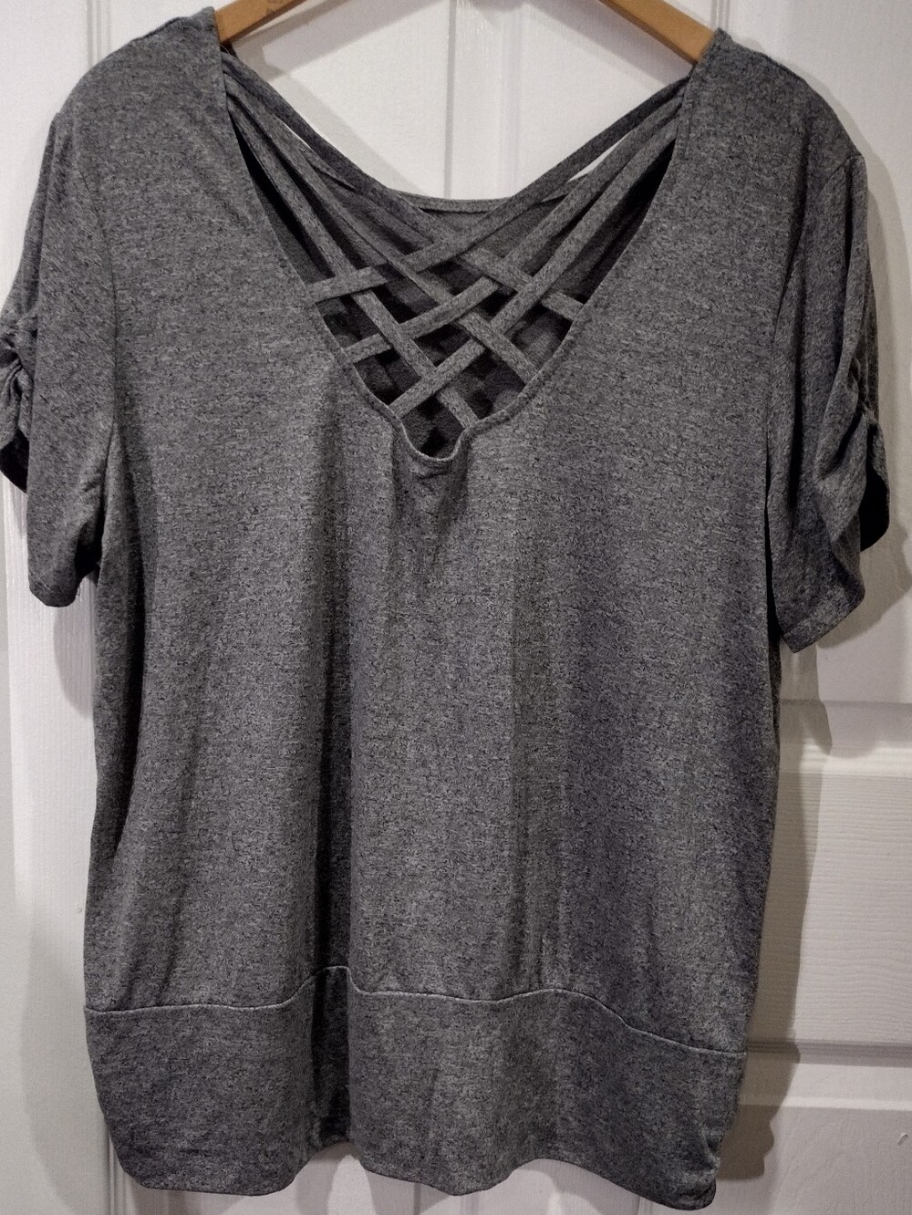 Kohl's Gray Short Sleeve Top with Crisscross Back